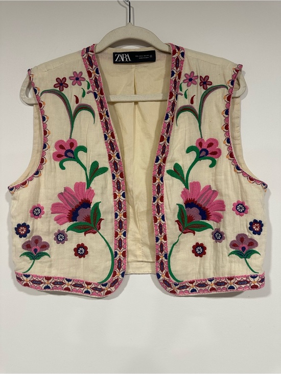 Zara Jackets & Blazers - ZARA Floral Embroidered Open Waistcoat Vest Ecru Size Large Cropped Boho
